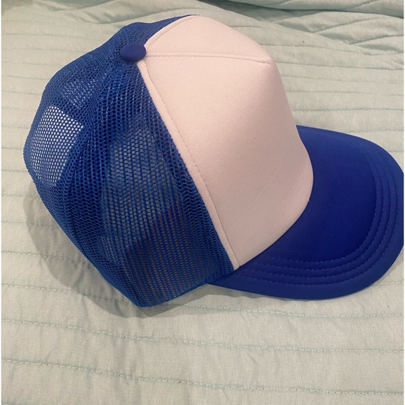 NWT! Adjustable SnapBack 💙🤍💙 listed under men's but unisex! Bad hair day? NP! - Picture 1 of 7